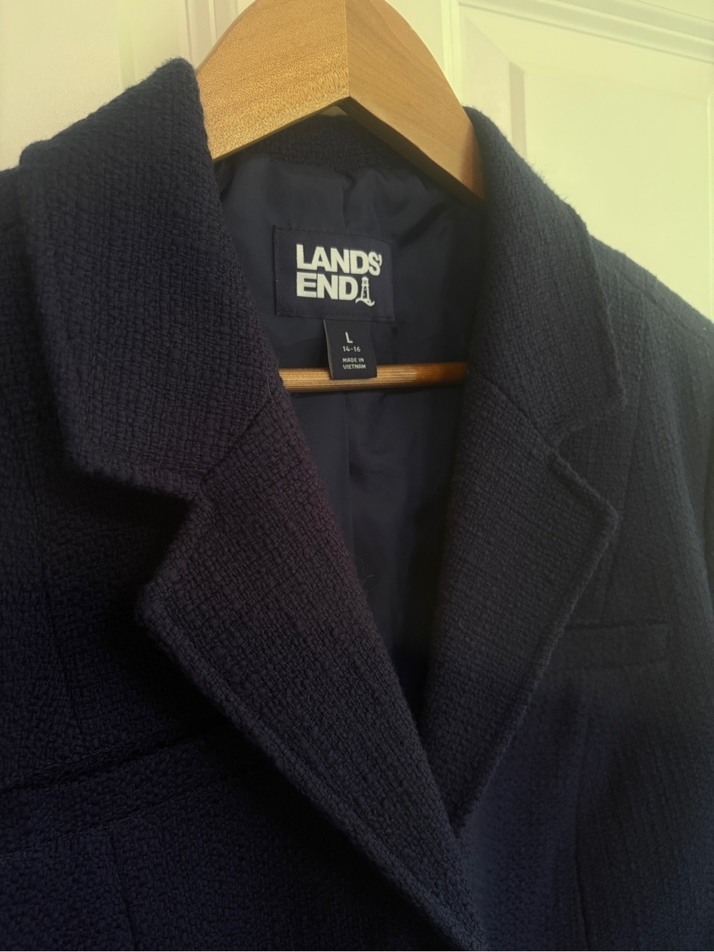 Gorgeous size L Lands' End Women's  Navy Blue Textured Blazer. Boxy fit Like new